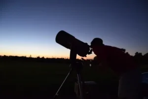 How a Newtonian  Telescope Works Optically: 